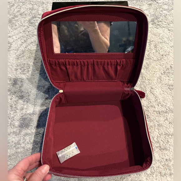 NWT Dolce & Gabbana Beauty Makeup Case Red Velvet - Picture 2 of 7